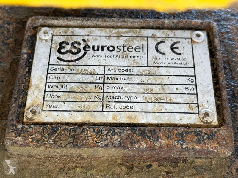 Excavator Komatsu -11