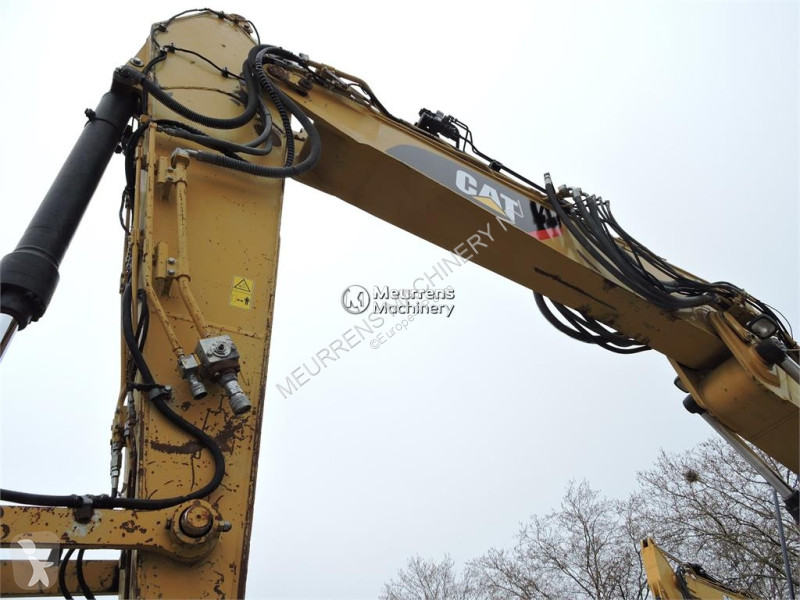 Rýpadlo Caterpillar