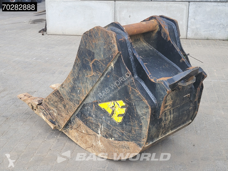 Escavadora Doosan -7 4 BUCKETS