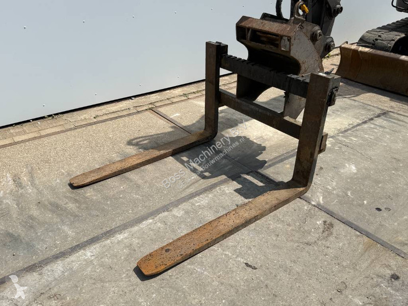 Excavator Mecalac - 6 Attachments Included!...