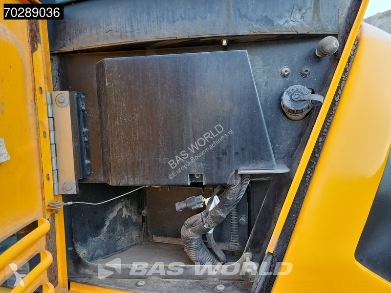 Escavadora JCB HD110W T4F HYDRADIG
