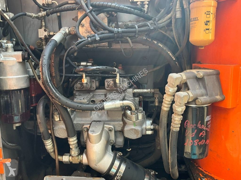 Escavadora Hitachi LC-5 B