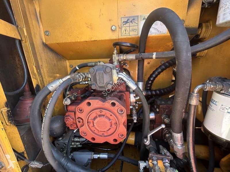 Excavadora Hyundai ROBEX 140W-7