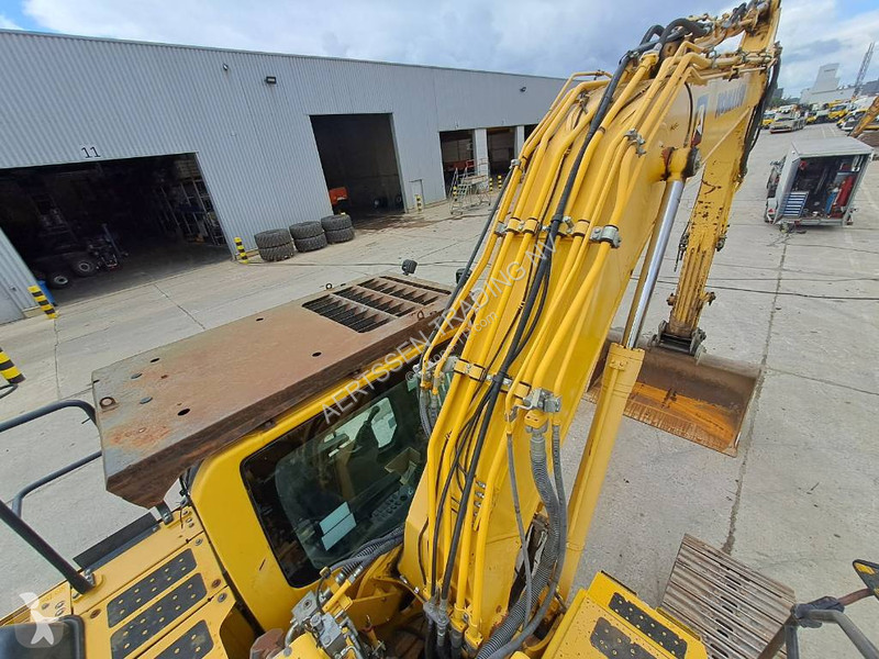 Excavator Komatsu HB215LC-2