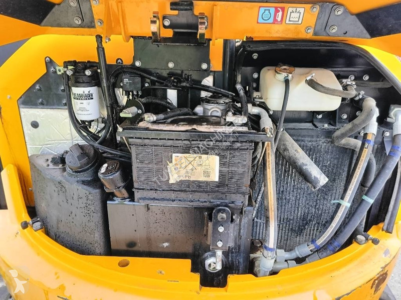 Escavatore JCB Z-1 midigraver 5 ton excavator...
