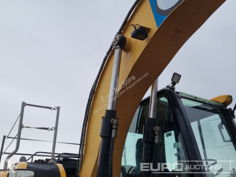 Lopatový nakládač Caterpillar D