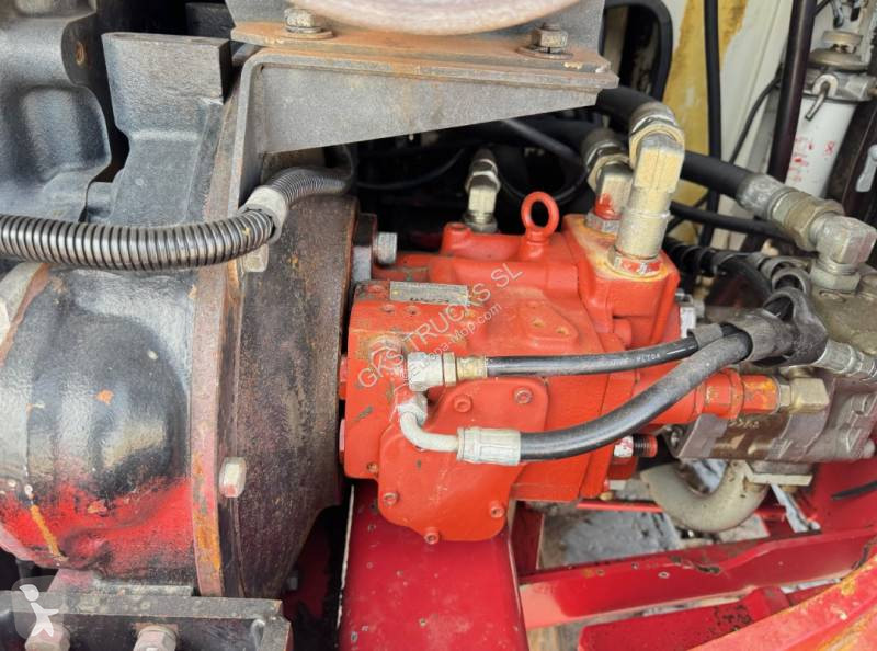 Escavadora Takeuchi
