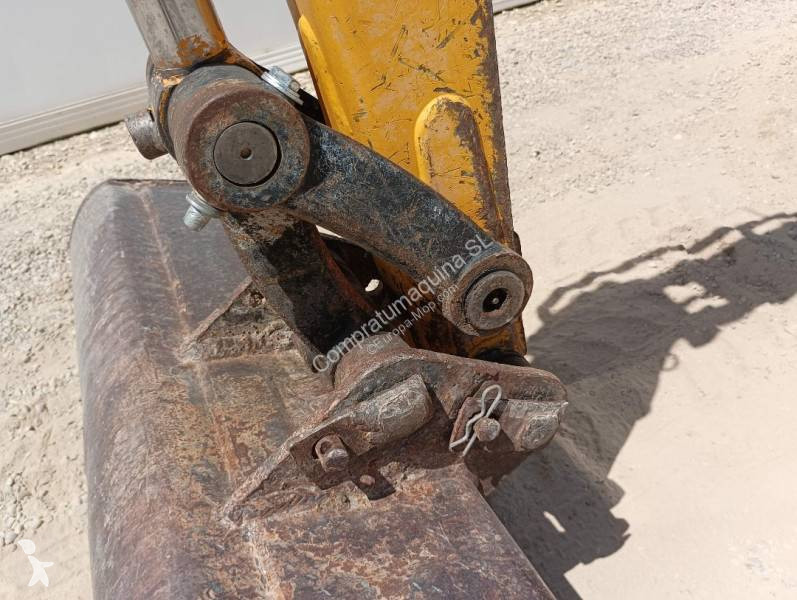 Escavadora JCB 8027
