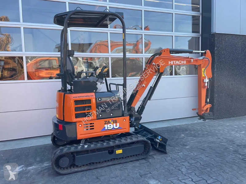 Escavadora Hitachi ZX19-6