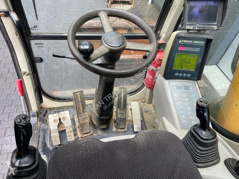 Lopatový nakládač Liebherr Full option