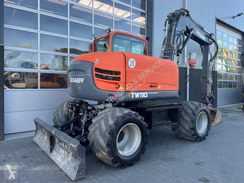 Excavator Terex