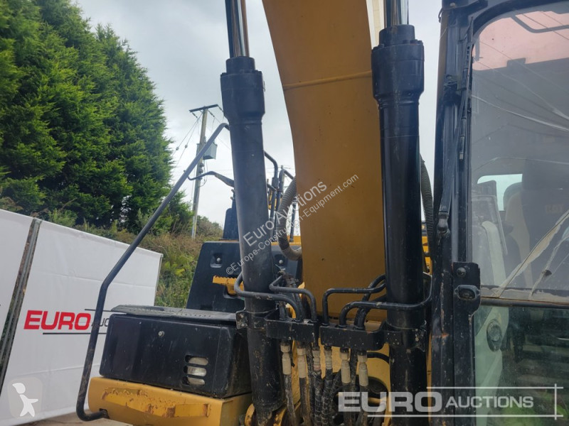 Excavator Caterpillar
