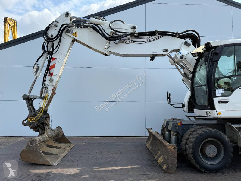 Lopatový nakládač Liebherr A918 Compact - 4...