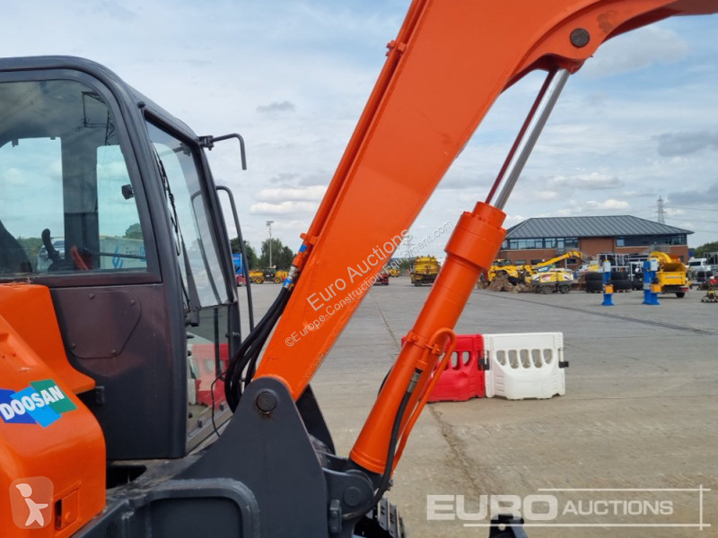 Escavatore Doosan DS80-7C