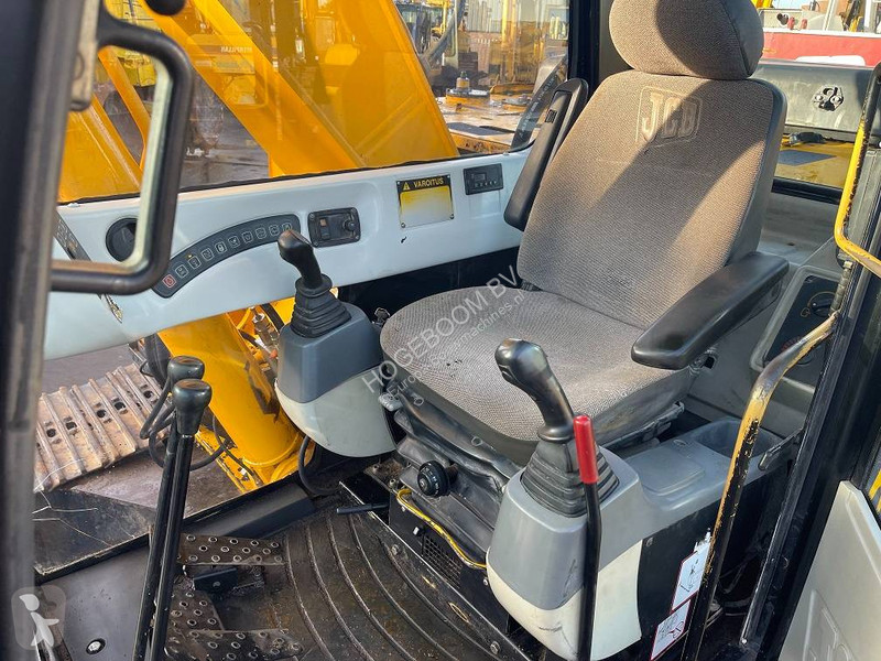 Excavator JCB