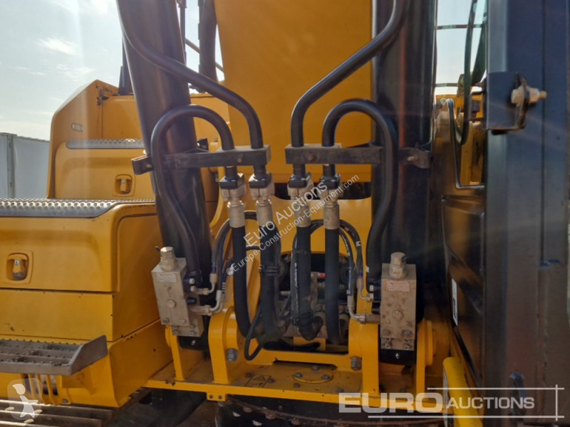 جرافة JCB 220X LC