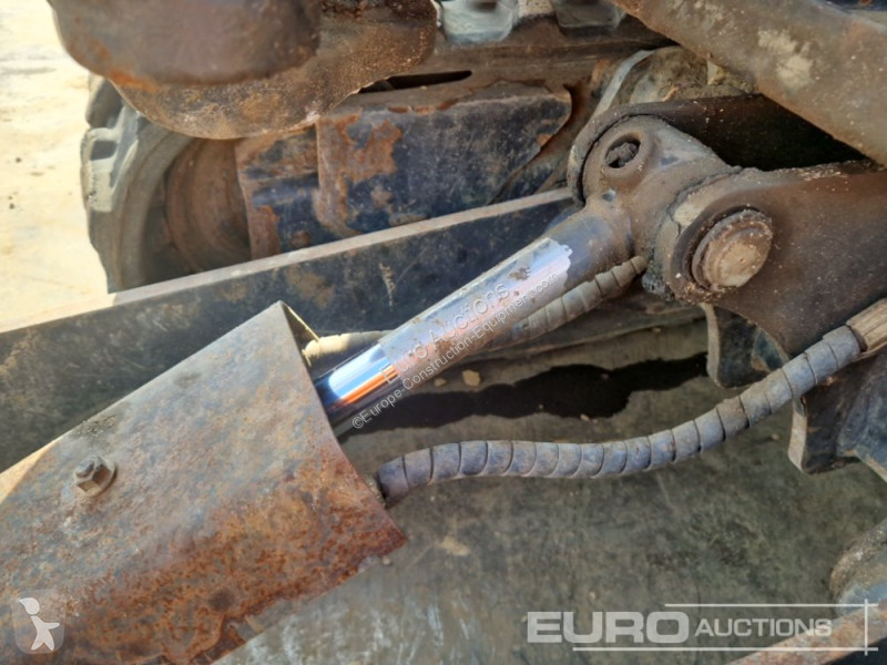 جرافة Bobcat E17