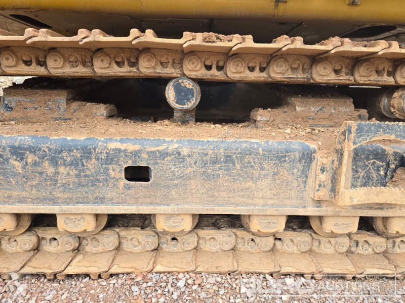 جرافة Caterpillar 390FL
