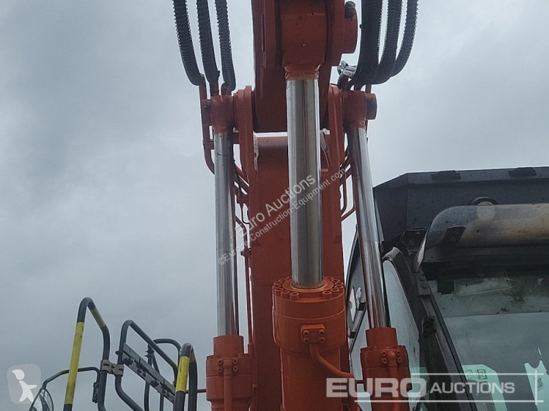Lopatový nakládač Hitachi -6