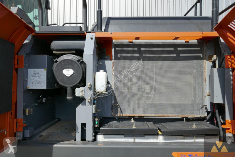 Escavatore Hitachi -6