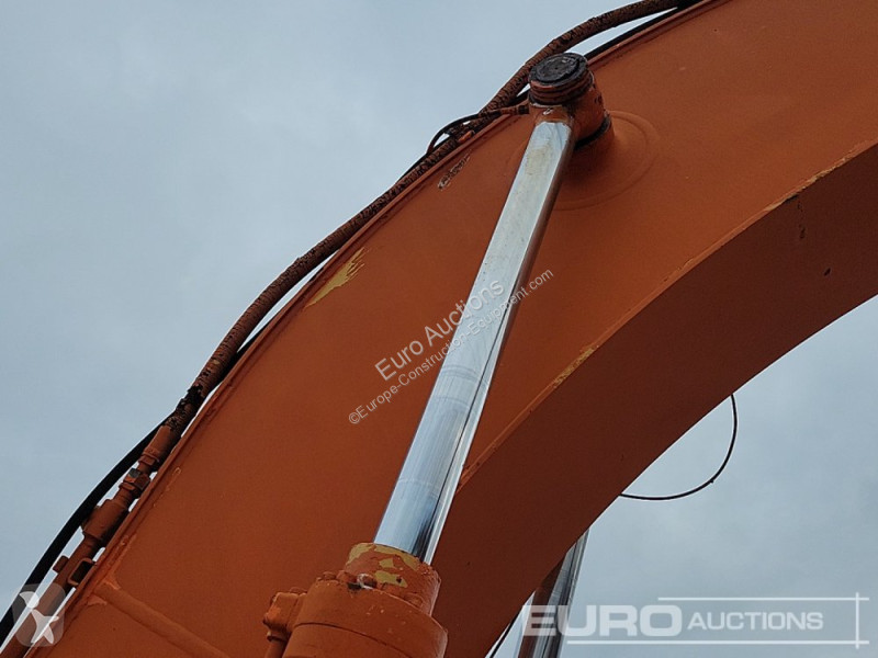 جرافة Hitachi 0-2