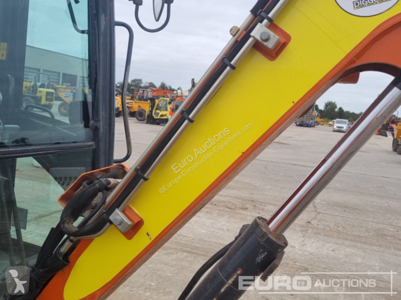 Excavadora Hitachi ZX26U-5A CLR