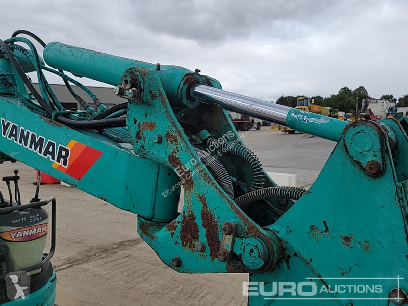 جرافة Yanmar B2U