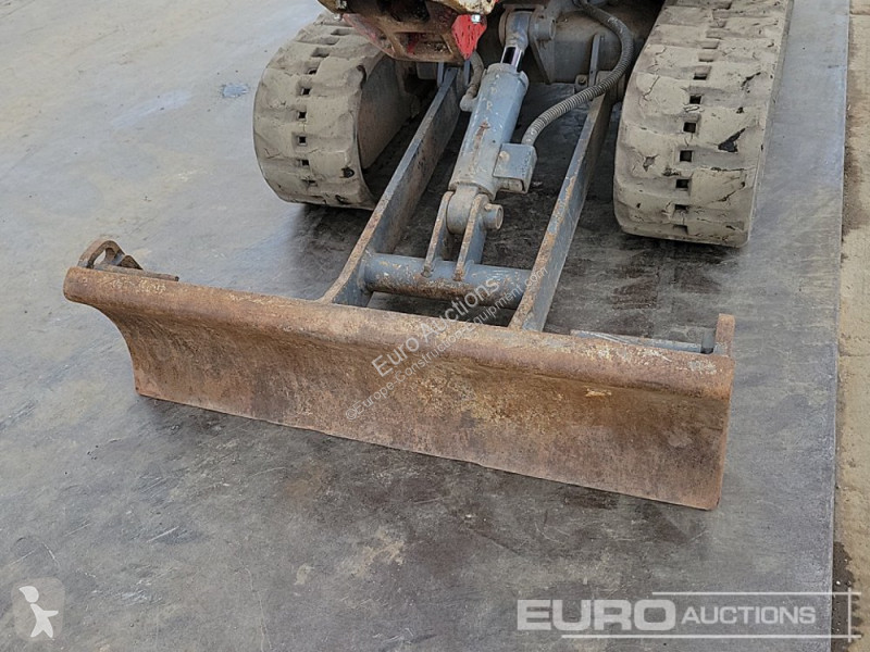 Escavadora Takeuchi TB216