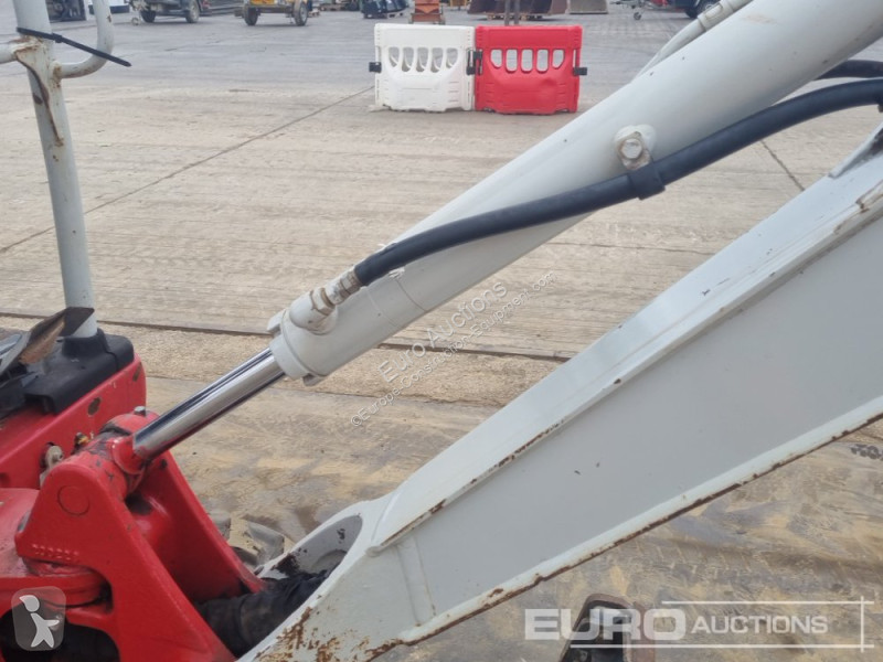 Escavadora Takeuchi TB216