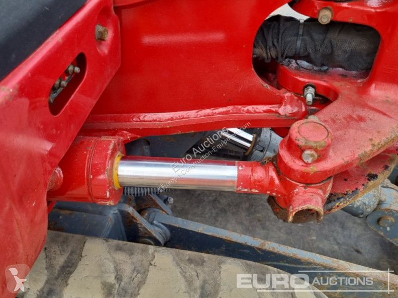 Escavadora Takeuchi TB216