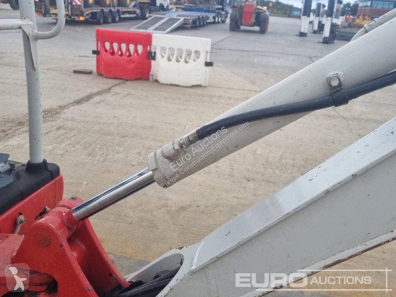 Escavadora Takeuchi TB216