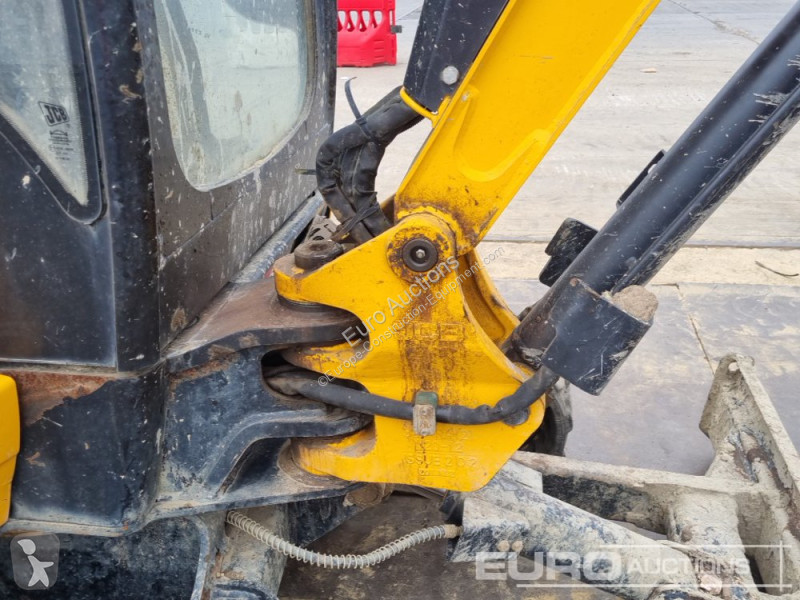 جرافة JCB 8026 CTS