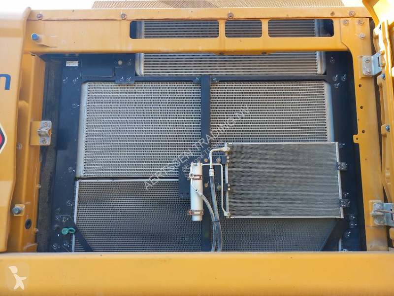Excavator Caterpillar 350 (Abu Dhabi)
