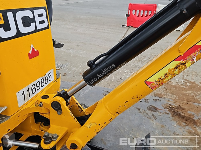 Lopatový nakládač JCB