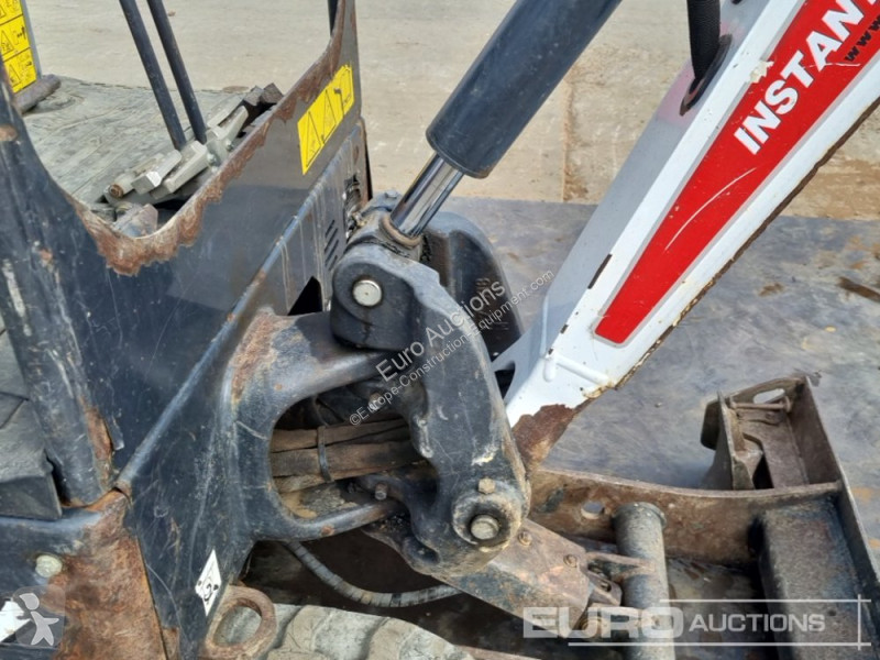 Lopatový nakládač Bobcat E17