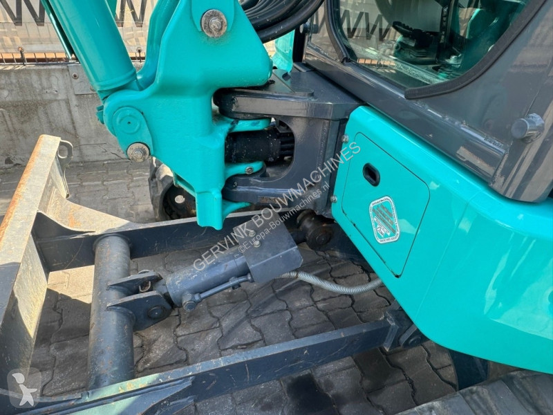 Escavadora Kobelco 35 SR
