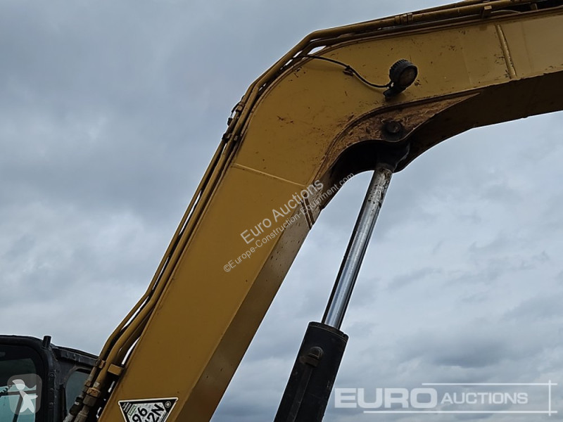 Escavatore Caterpillar R