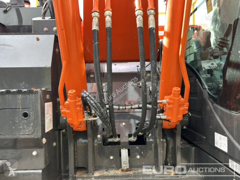 Excavadora Hitachi -7