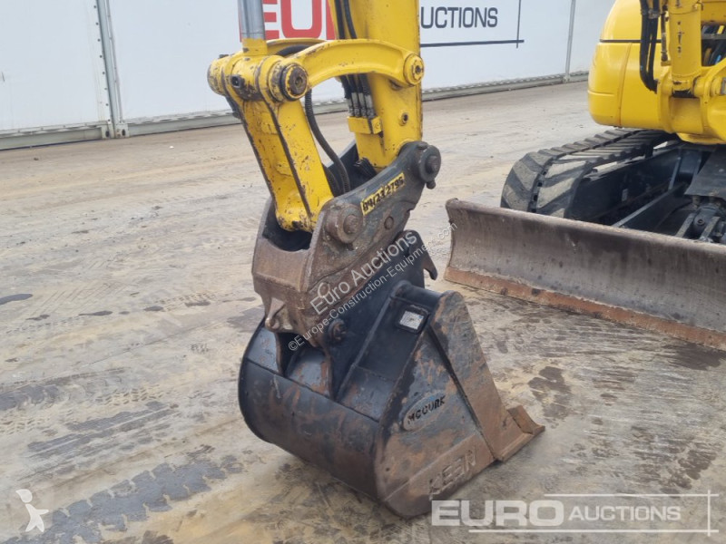 Escavadora Komatsu PC80MR-5
