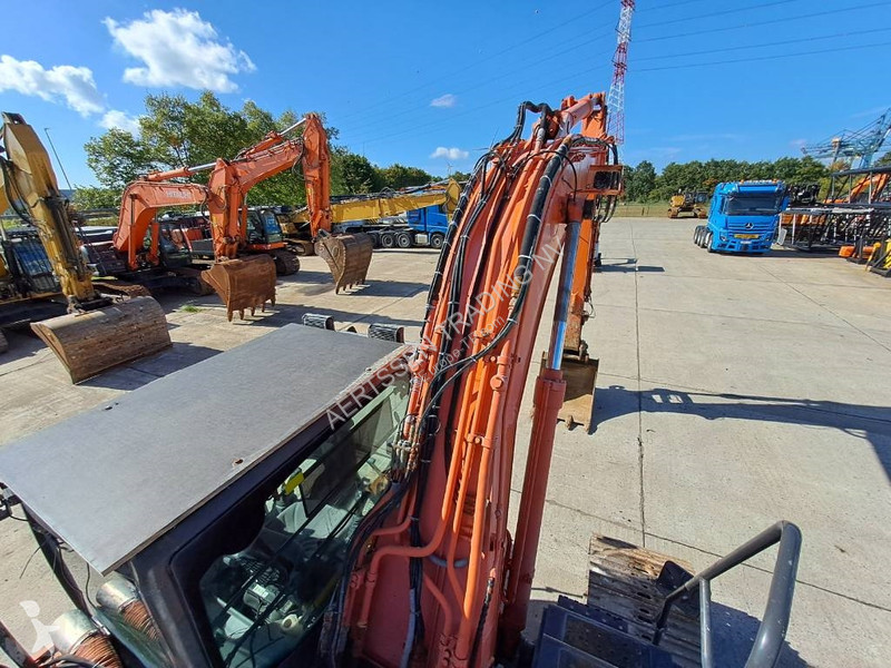 Excavator Hitachi -6