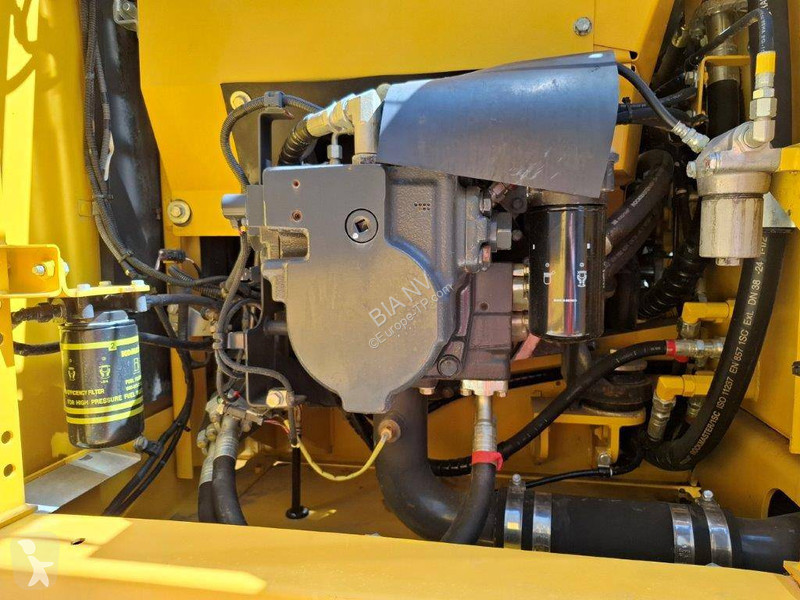 Escavadora Komatsu
