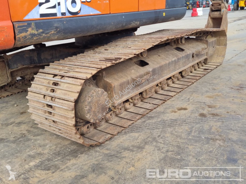 Escavadora Hitachi -6