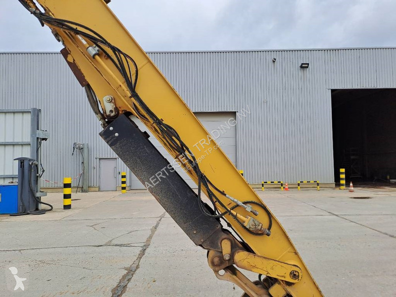 Excavadora Caterpillar UHD