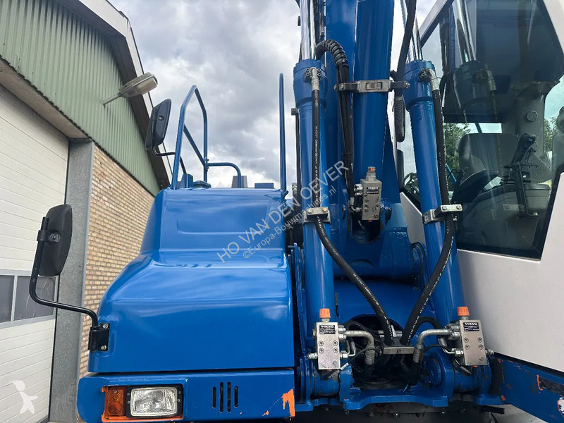 Excavadora Volvo