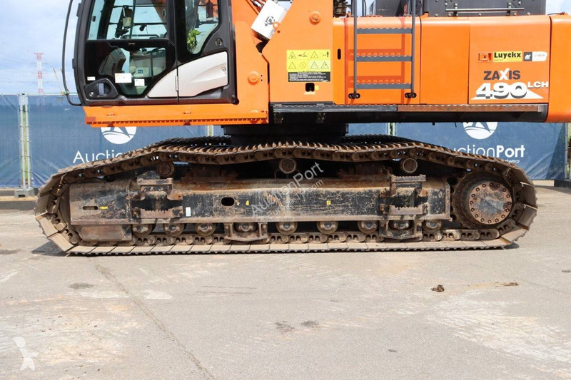 جرافة Hitachi ZX490LCH-6