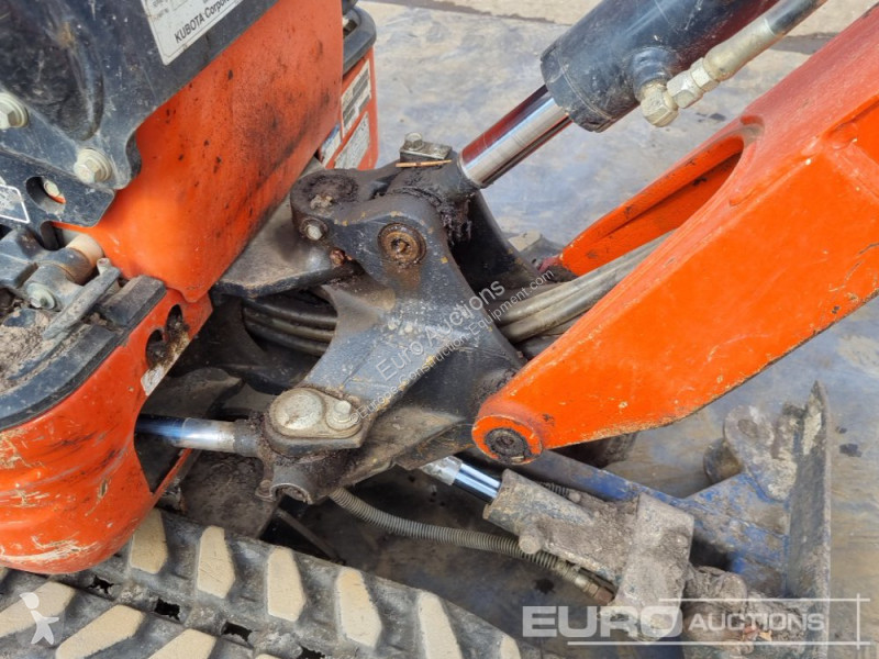 Lopatový nakládač Kubota K008-3