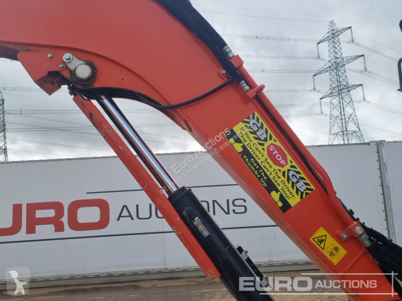 Lopatový nakládač Kubota U55-4