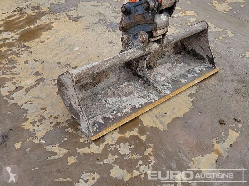 Lopatový nakládač Hitachi ZX26U-6 CR