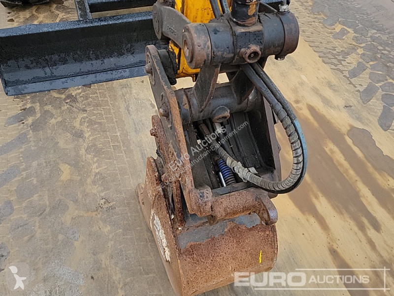 Lopatový nakládač JCB