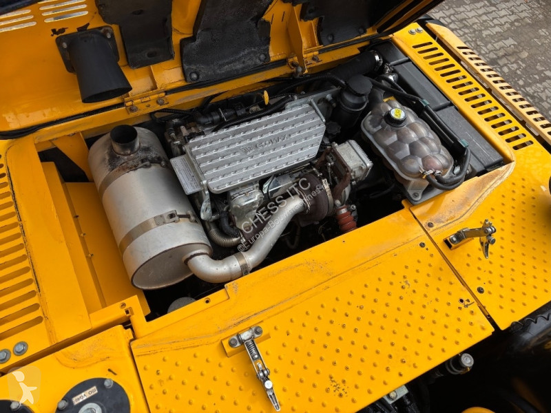 Escavadora JCB